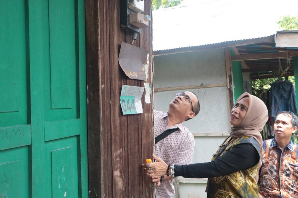 Disperkim Kalsel Lakukan Monitoring dan Evaluasi Program RTLH di Hulu Sungai Utara. (Ist)