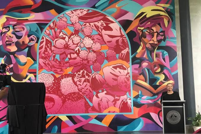 Duta Besar Australia untuk Indonesia, Penny Williams pada mural Together di Jakarta. (Ist)