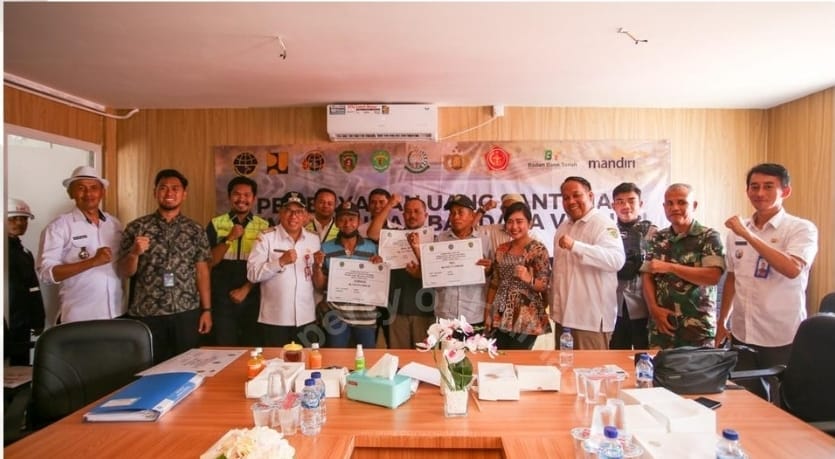 Penyerahan santunan atau ganti rugi tahap kedua untuk sisi darat kepada masyarakat terdampak proyek pembangunan Bandara VVIP Ibukota Nusantara. (Ist)