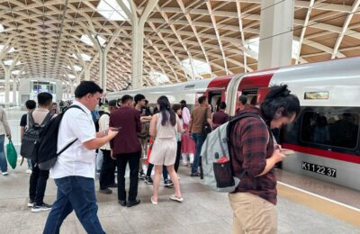 Penumpang kereta cepat Whoosh. (Ist)