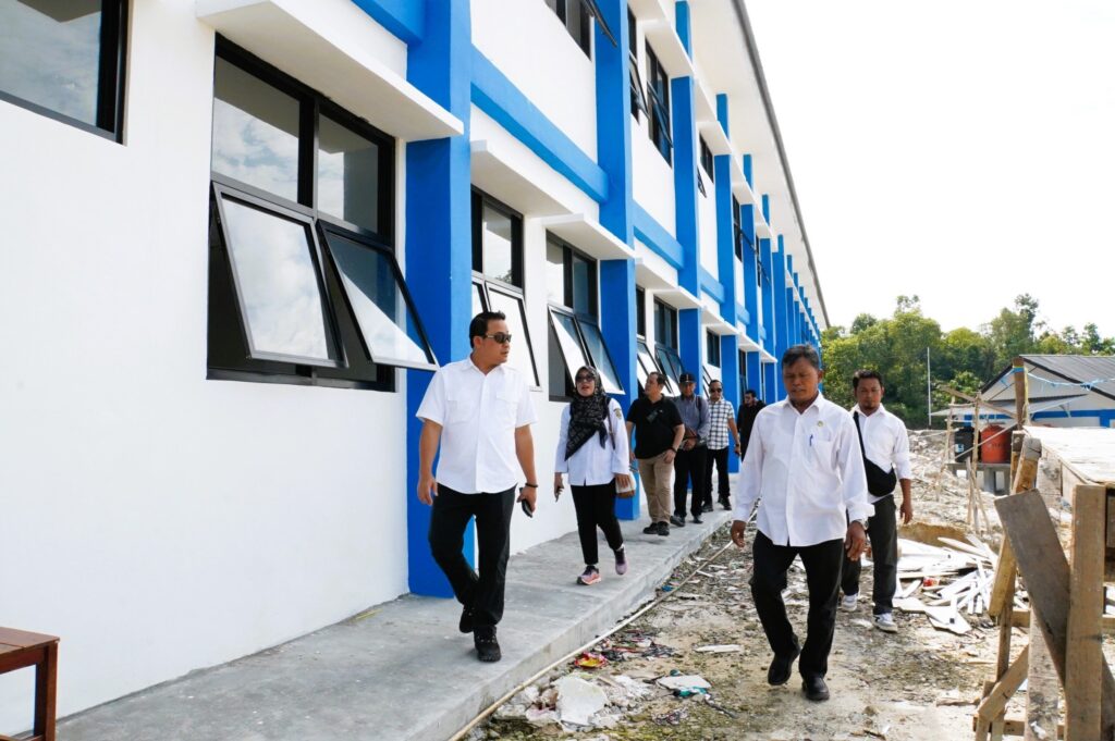Pansus LKPj tinjau pembangunan Unit Sekolah Baru (USB) Gedung SMK Negeri 3 Tanah Grogot dan Gedung Kantor UPTD Pelayanan Pajak dan Retribusi Daerah (PPRD) Badan Pendapatan Daerah (Bapenda) Wilayah Paser. (Ist)
