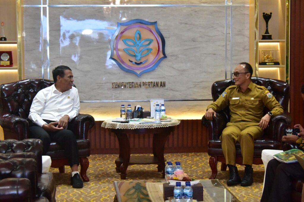 Mentan mengapresiasi kinerja Pj. Gubernur Sulbar Zudan Arif Fakrulloh atas pengembangan sektor pertanian sebagai penggerak ekonomi di Sulbar. (Ist)