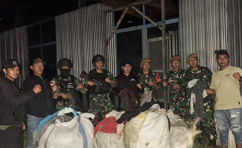 Aparat TNI berhasil menggagalkan penyelundupan barang illegal berupa lima karung kain bekas (Balpres) dari Malaysia dengan tujuan Pulau Sebatik. (Ist)
