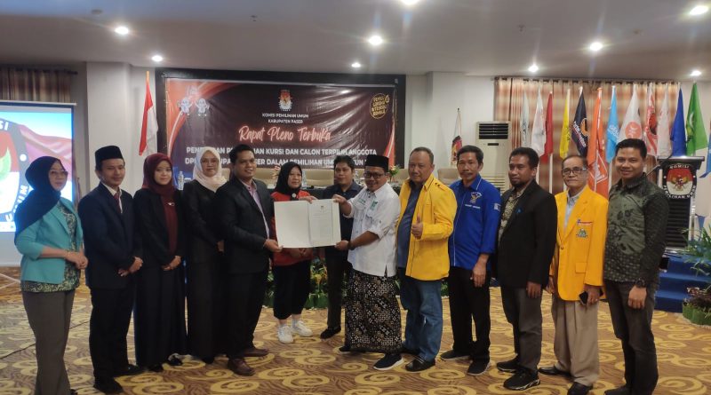 Rapat pleno yang digelar KPU Kabupaten Paser. (Ist)
