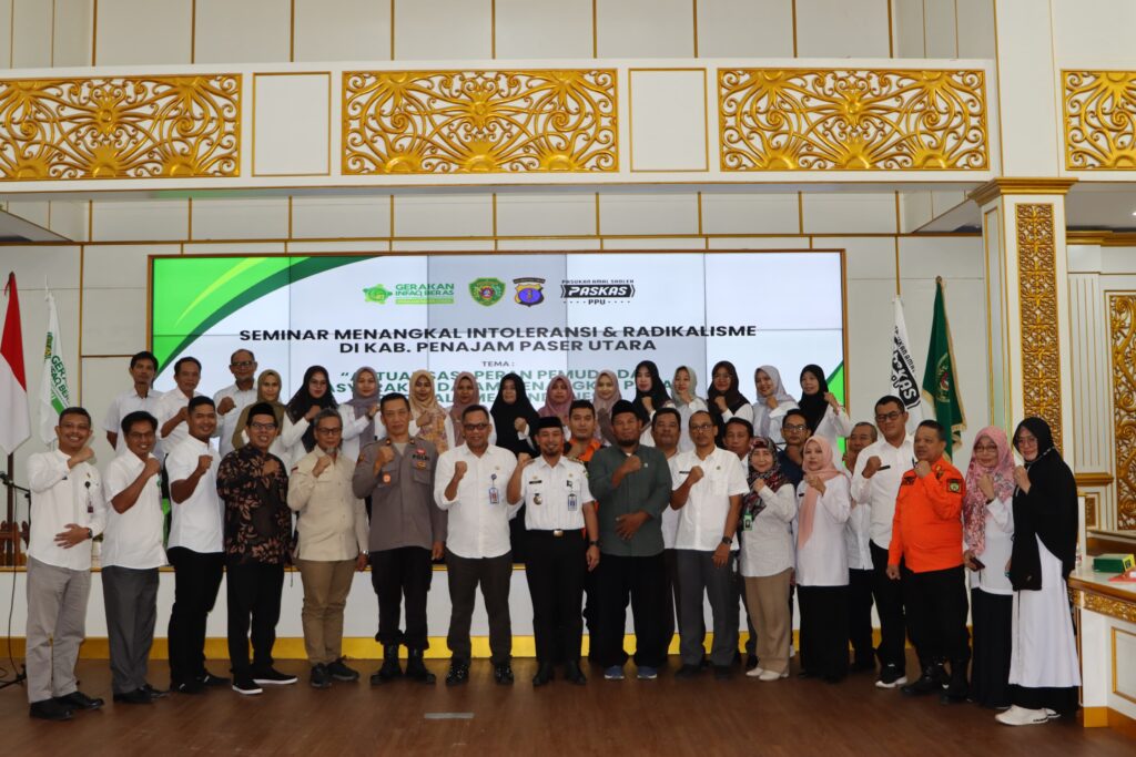 Para peserta dan panitia Seminar Menangkal Intoleransi dan Radikalisme. (Ist)