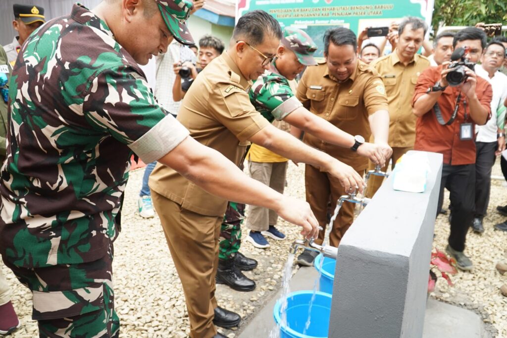 Peresmian Bantuan Sumur Bor di Desa Sumber Sari. (Ist)