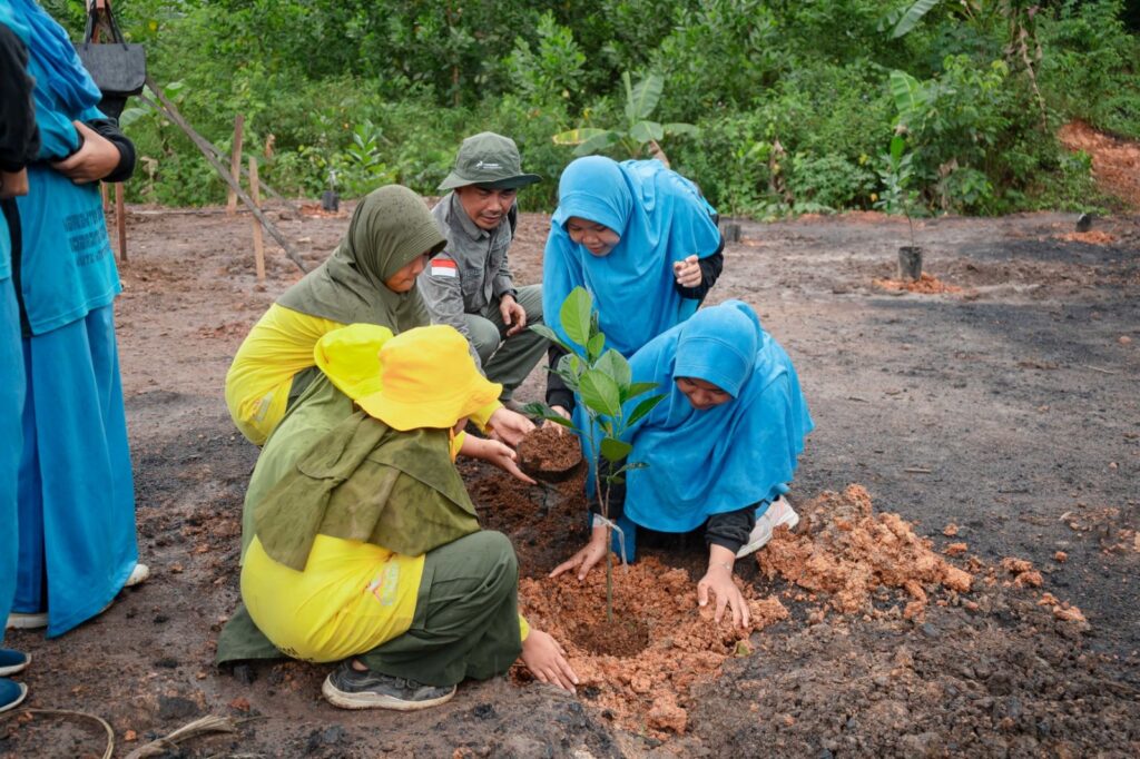Penghijauan lahan di lokasi Eko-eduwisata Bee Edu Park. (Ist)