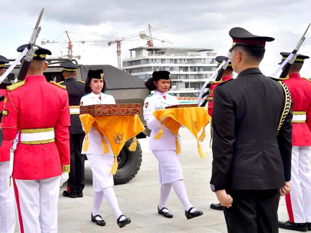 Kirab Duplikat Bendera Merah Putih dan Teks Proklamasi Tiba di Istana Negara IKN. (Ist)