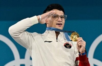 Lifter muda Indonesia, Rizki Juniansyah Raih Medali Emas di Olimpiade Paris 2024. (Ist)