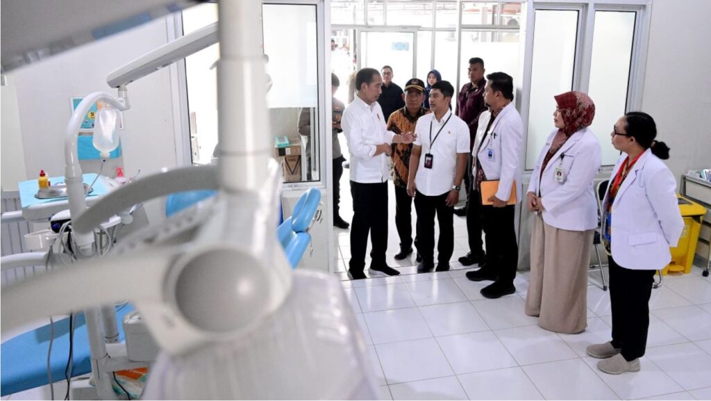 Presiden Joko Widodo melakukan peninjauan fasilitas kesehatan di RSUD dr. Abdul Rivai, Kabupaten Berau. (Ist)