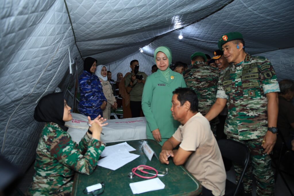 Kodam VI/Mulawarman menggelar bakti sosial dalam rangka memperingati Hari Ulang Tahun ke-79 Tentara Nasional Indonesia. (Ist)