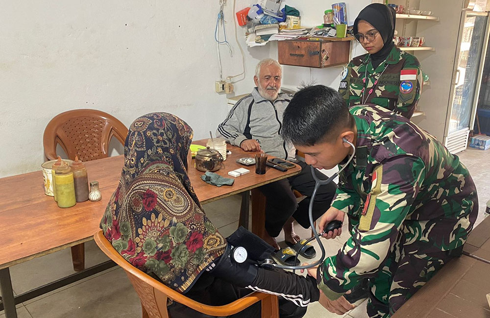 Di Tengah Konflik yang Memanas Satgas Indobatt XXIII-R/UNIFIL Gelar Pengobatan Gratis. (Ist)