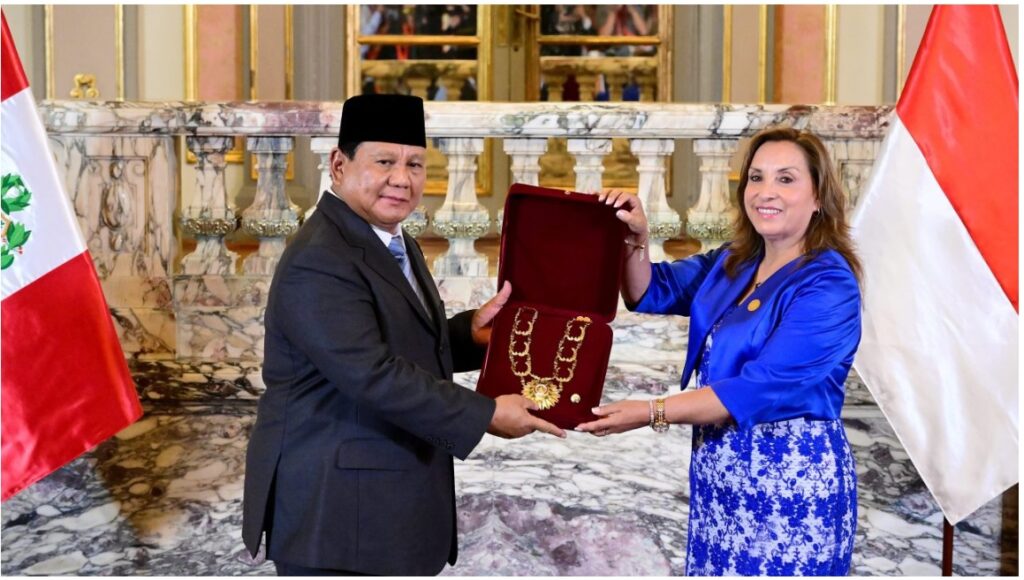 Presiden Republik Indonesia, Prabowo Subianto, dianugerahi tanda kehormatan tertinggi “Grand Cross of the Order of the Sun of Peru”. (Ist)