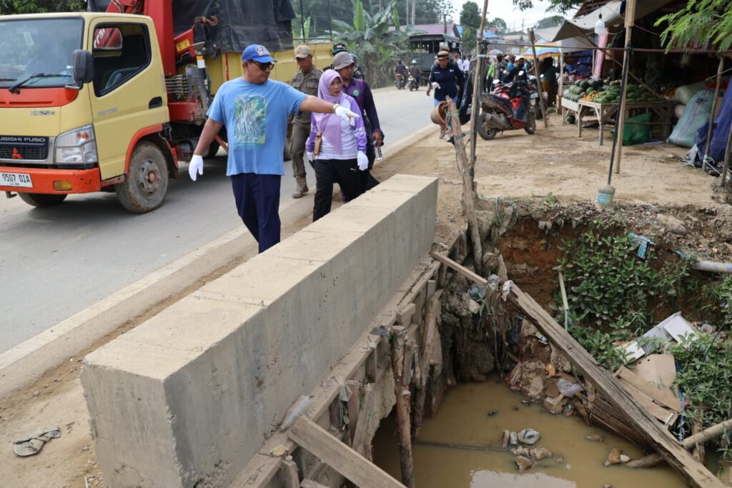 Pj Bupati PPU, M Zainal Arifin Kick Off Gerakan Bersih Lingkungan di Kecamatan Sepaku. (Ist)