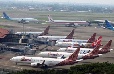 Penurunan harga tiket pesawat di seluruh bandara di Indonesia selama periode libur Nataru. (Ist)