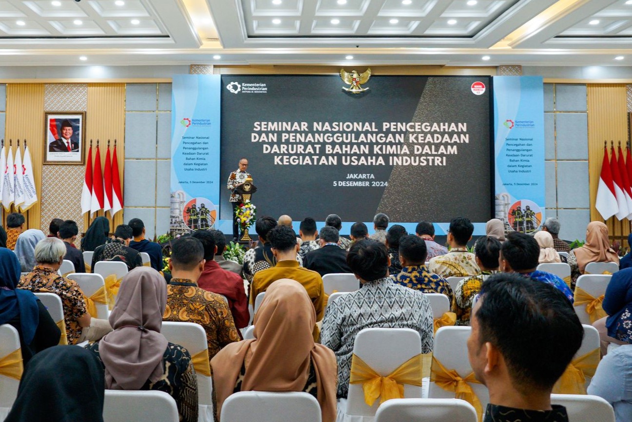 Menteri Perindustrian Agus Gumiwang Kartasasmita pada Seminar Nasional Pencegahan dan Penanggulangan Keadaan Darurat Bahan Kimia. (Ist)