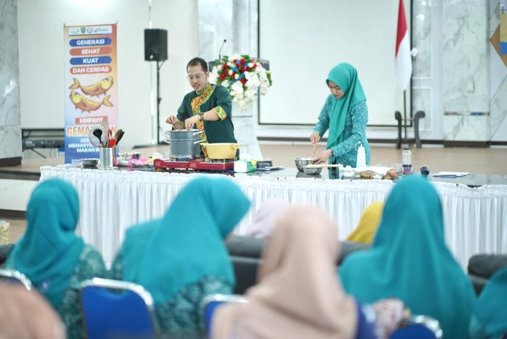 Kegiatan demo masak serba ikan bersama Chef Agus Sasirangan. (Ist)
