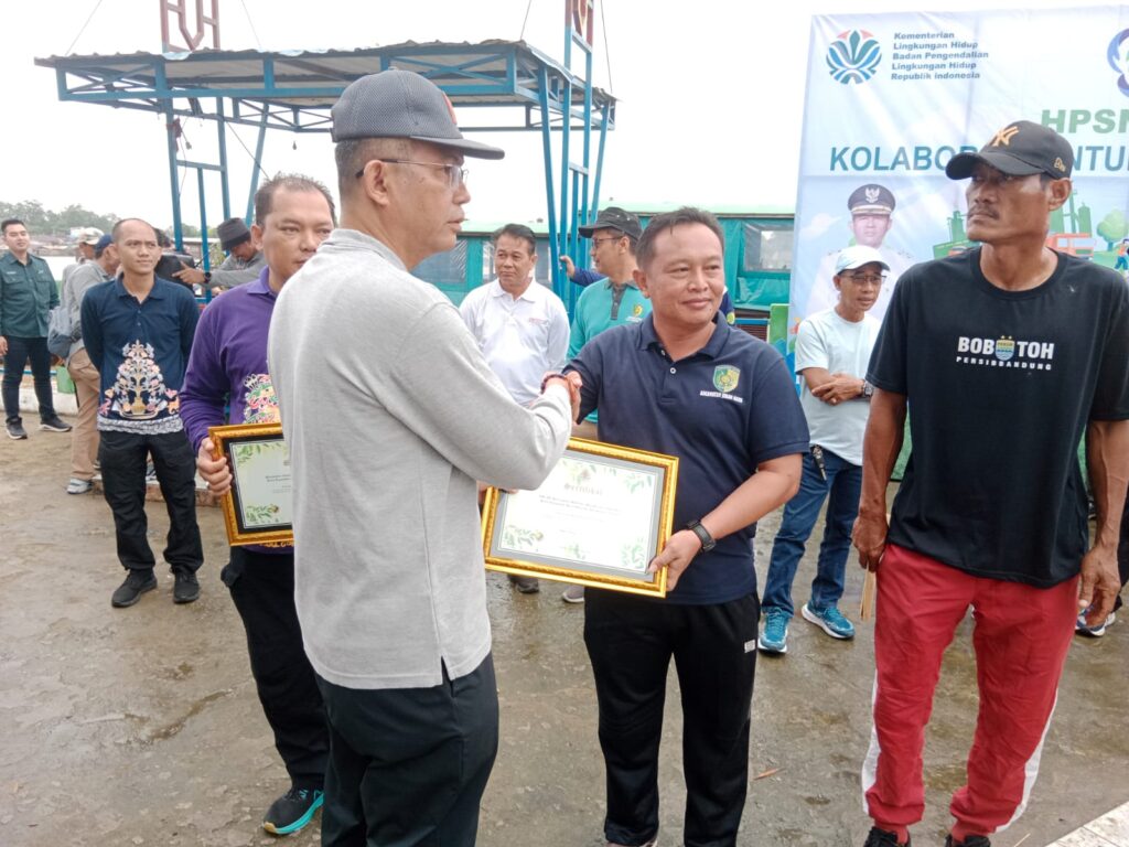 Piagam Proklim kepada Tujuh Lokasi di Palangka Raya Diserahkan. (Ist)
