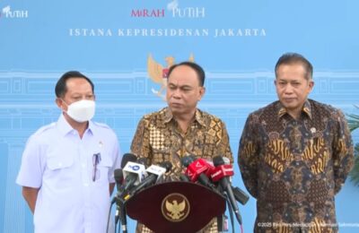 Menteri Dalam Negeri Tito Karnavian, Menteri Koperasi Budi Arie Setiadi, Wakil Menteri Koperasi Ferry Yuliantono. (Ist)