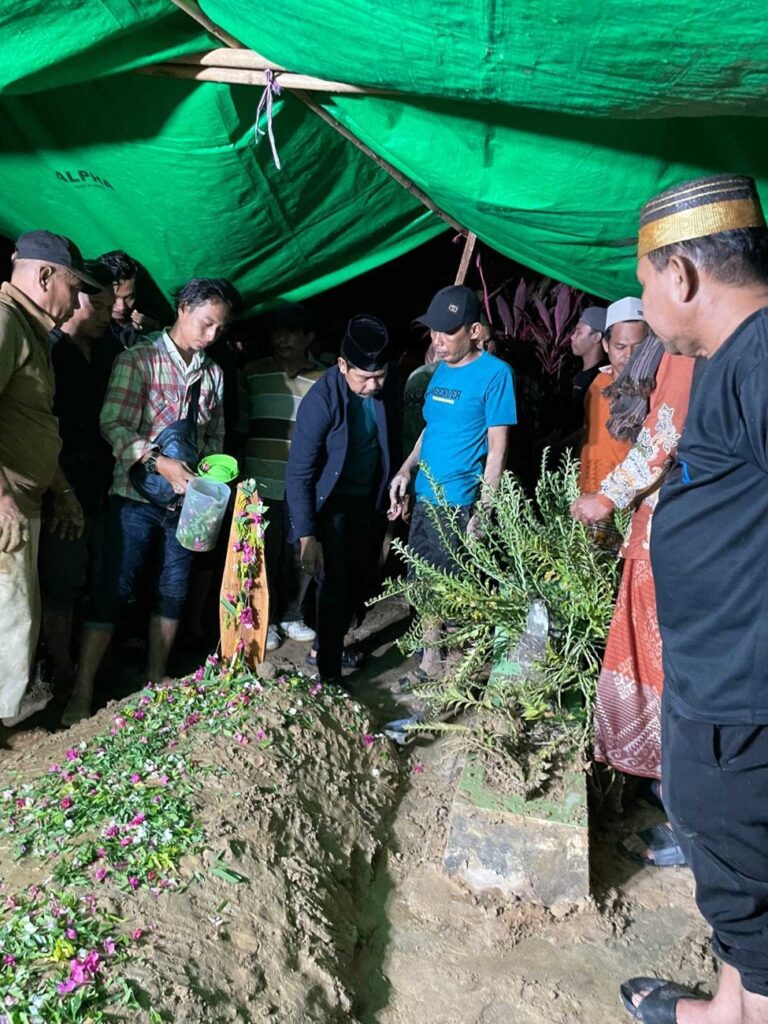 Waris Muin Kunjungi Rumah Duka Korban KMP Muchlisa. (Ist)