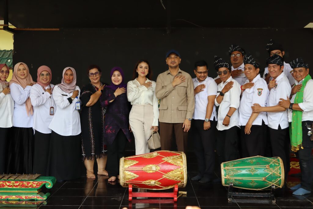 Wamenbud, Giring Ganesha, melakukan kunjungan kerja ke UPTD Taman Budaya Kalimantan Selatan. (Ist)