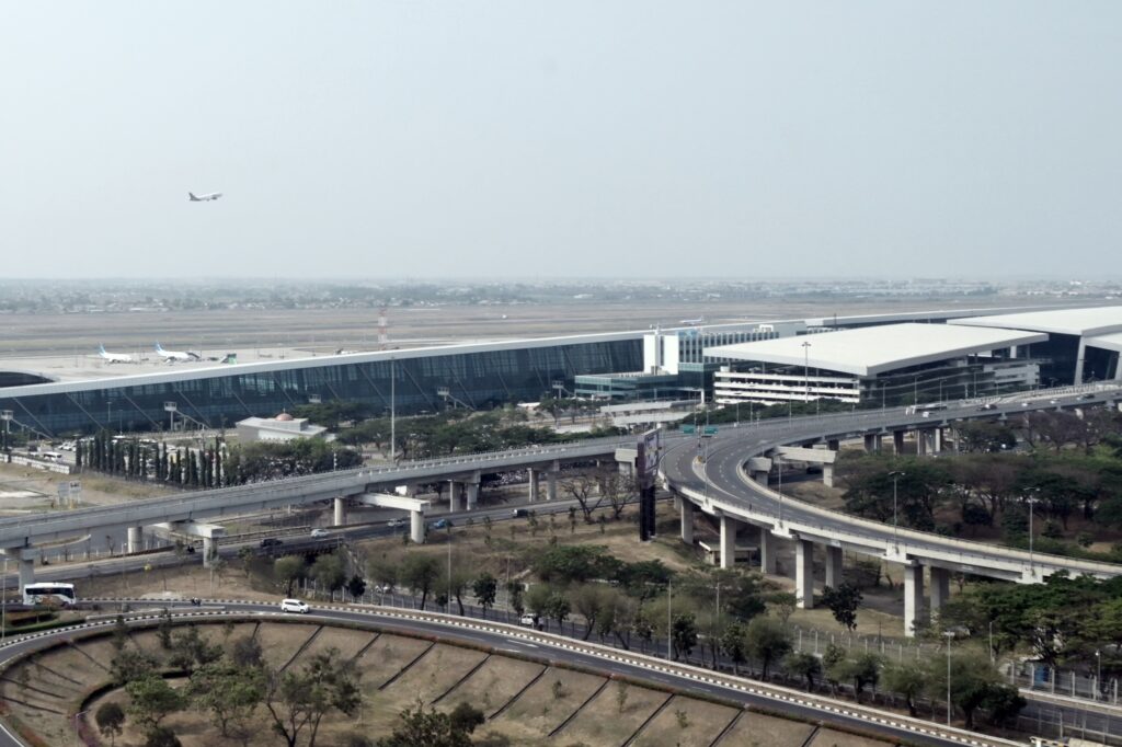 Terminal Internasional Bandara Soekarno Hatta. 9Ist)
