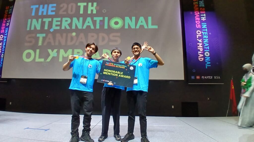 Tim pelajar Indonesia berhasil meraih satu medali emas dan satu honorable mention award. (Ist)