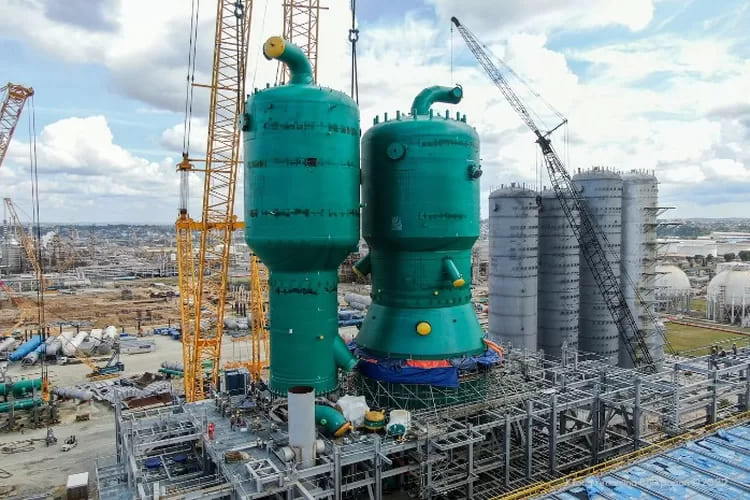 Ilustrasi kilang minyak Pertamina di Kota Balikpapan, Kalimantan Timur. (Ist)