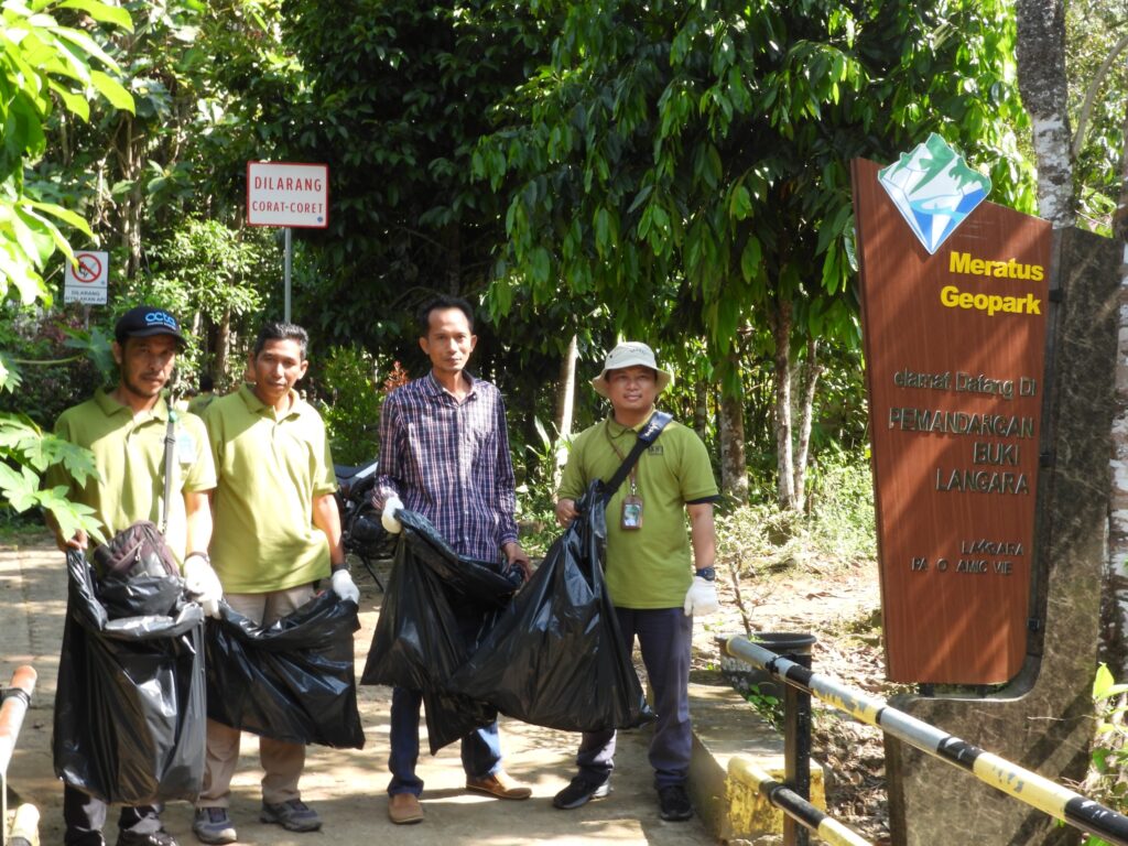 Peringati Hari Bumi Sedunia, Pertamina EP Tanjung Field Dukung Aksi Lestari di Cagar Alam Gunung Kentawan. (Ist)