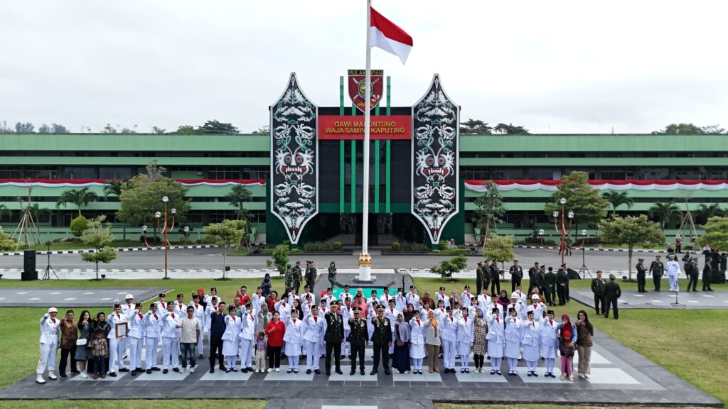 Upacara HUT ke-80 RI di Kodam VI/Mulawarman. (Ist)