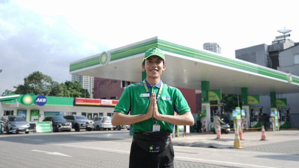 Tenaga Alih Daya PT Garuda Daya Pratama Sejahtera bertugas sebagai Petugas SPBU di jaringan SPBU BP-AKR. (Ist)