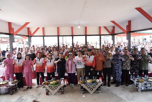 Bulan Bakti Gotong Royong Masyarakat (BBGRM) ke-22 dan peringatan Hari Keluarga Nasional (Harganas) ke-32 di Desa Amboyo, Kabupaten Landak. (Ist)