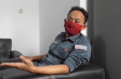 Imam Sutanto Komisioner Bawaslu Kota Samarinda, saat menjelaskan terkait dengan rekomendasi untuk KPU. (MF An Nur)