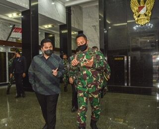 Menteri BUMN, Erick Thohir melibatkan Kepala Staf TNI Angkatan Darat (KSAD), Jenderal TNI Andika Perkasa sebagai Wakil Ketua Pelaksana KPCPEN. (Ist)