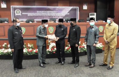 Dokumentasi Penyerahan Dokumen LKPJ Bupati Tahun 2020.