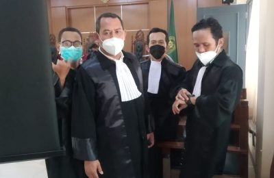 kuasa hukum terduga perkara penyimpangan dalam proyek pembangunan jembatan di kawasan ekowisata hutan bakau (mangrove)