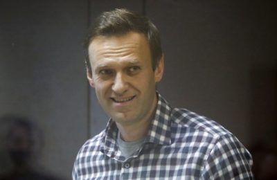 Politisi oposisi Rusia Alexey Navalny menghadiri sidang pengadilan di Moskow, Rusia, 20 Februari 2021. (Foto: Reuters)