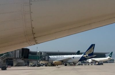 Sejumlah pesawat terparkir di tarmac Bandara Internasional Islamabad, Pakistan, 8 Mei 2018. (Foto: Aamir Qureshi/AFP/arsip)