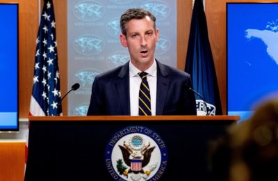 Juru bicara Departemen Luar Negeri AS Ned Price berbicara kepada awak media di kantor Departemen Luar Negeri di Washington, pada 18 Agustus 2021. (Foto: Reuters/Andrew Harnik)