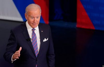Presiden AS Joe Biden tampil di acara yang digelar CNN di Baltimore Center Stage Pearlstone Theater, Kamis, 21 Oktober 2021, di Baltimore.