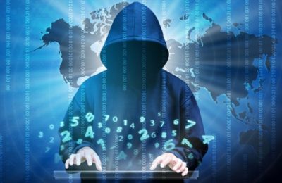 Ilustrasi kejahatan melalui internet. (Foto: VOA)