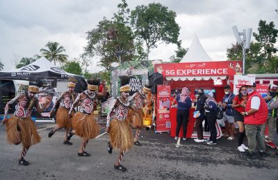 Telkomsel menghadirkan jaringan 5G di Bumi Cenderawasih melalui showcase ‘Telkomsel 5G Experience Center’ pada momentum PON XX Papua 2021 di Stadion Lucas Enembe Papua. (Ist)