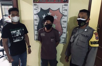 Tersangka diamankan pihak berwajib. (DP)