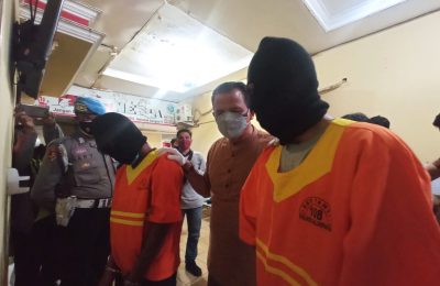 AKP Tasimun (baju coklat) saat press rilis pada Jumat (22/10/21) di Mako Polresta Balikpapan. (DP)