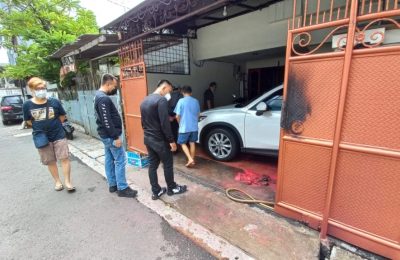 Situasi di rumah orang tua dan kerabat aktivis Veronica Koman yang menjadi sasaran teror pada Minggu (7/11). (Foto: Courtesy)