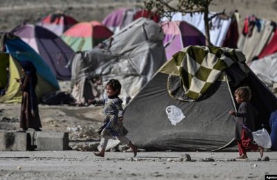 Para pengungsi internal Afghanistan tinggal di kamp sementara di Kabul (foto: ilustrasi).