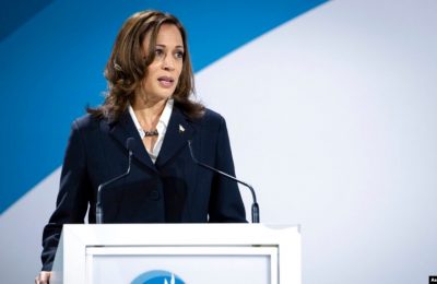 Wakil Presiden AS Kamala Harris berbicara dalam Forum Perdamaian Paris pada 11 November 2021. Harris mengimbau pemimpin dunia untuk bekerja sama dalam memerangi kesenjangan ekonomi. (Foto: The New York Times via AP/Sarahbeth Maney)