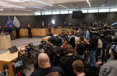 Wali Kota Waukesha Shawn Reilly dalam konferensi pers di Balai Kota Waukesha, Wisconsin, Senin, 22 November 2021. (AP/Jeffrey Phelps)