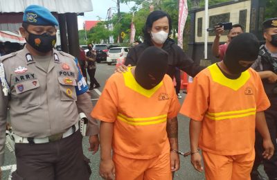 Tersangka sindikat pengedar narkotika HU dan RB digiring ke sel rutan Mapolresta Balikpapan atas kasus peredaran 3,179 KG Sabu. (Ist)