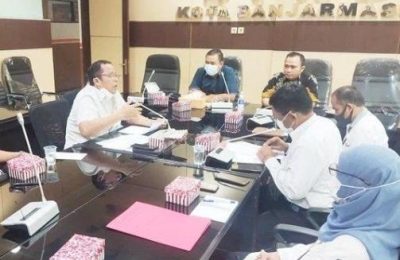 Komisi III DPRD Banjarmasin menggelar RDP terkait Pembangunan Jembatan HKSN. (Ist)